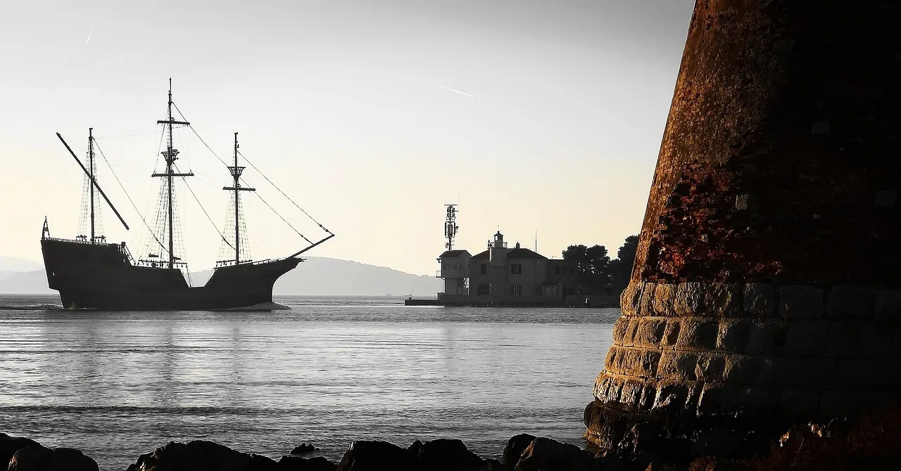 fortress-6989559_1280